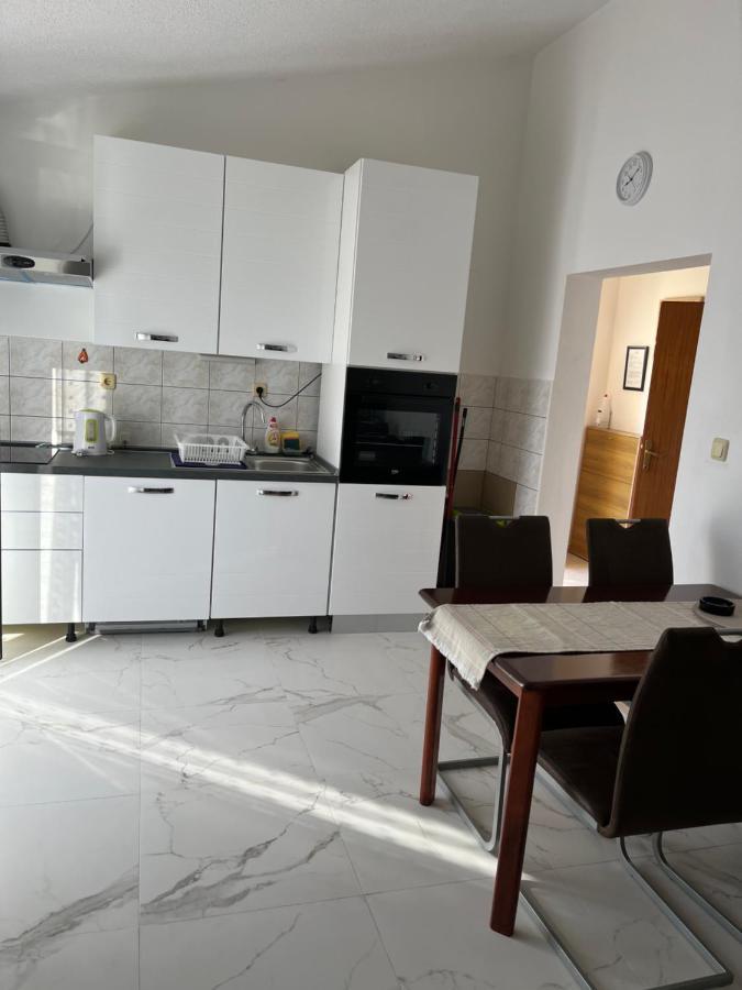 Apartmani Zvijezda ロゴズニッツァ エクステリア 写真