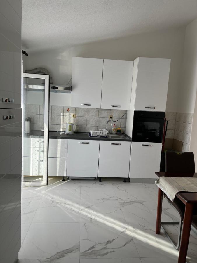 Apartmani Zvijezda ロゴズニッツァ エクステリア 写真