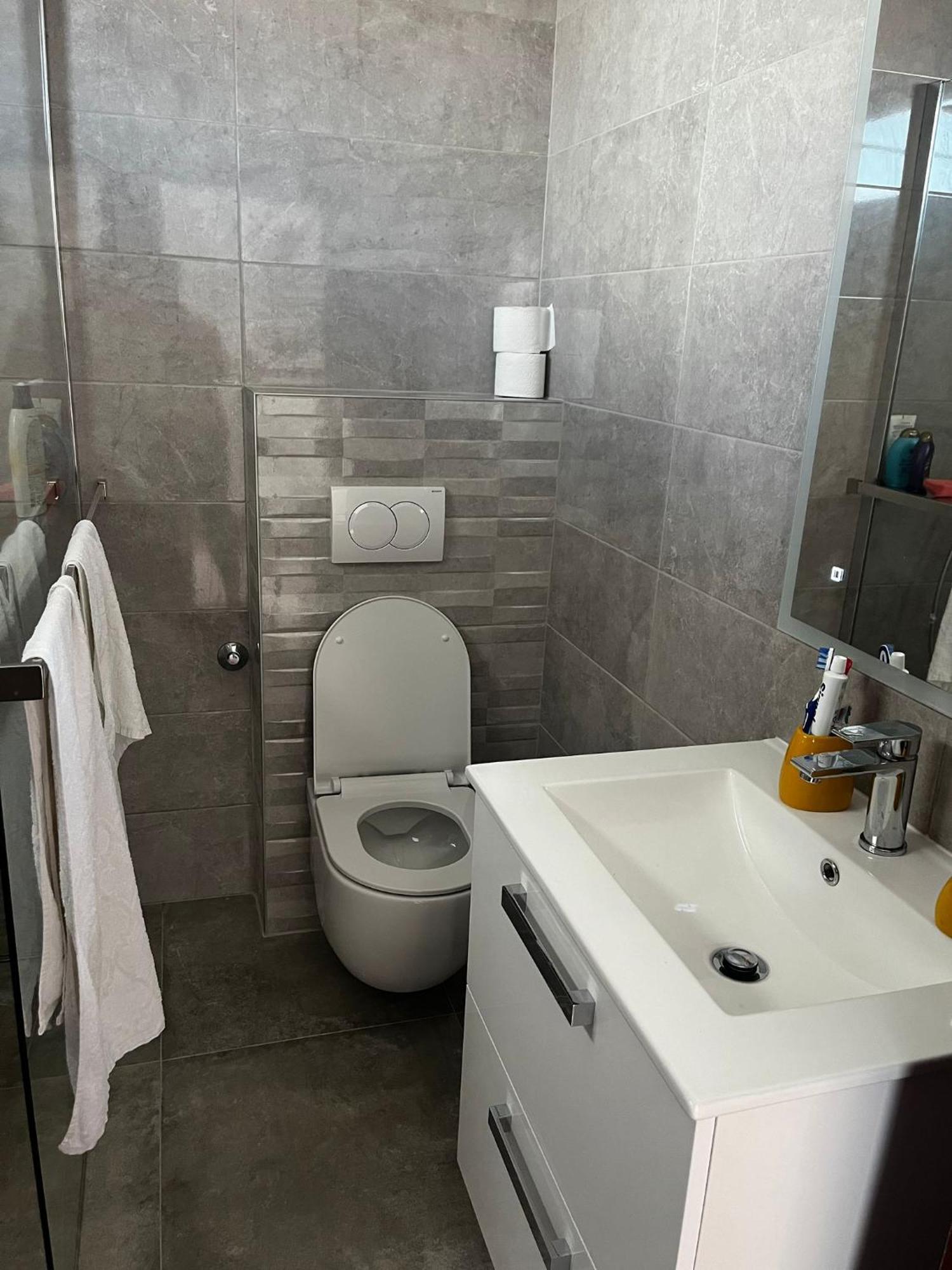Apartmani Zvijezda ロゴズニッツァ エクステリア 写真