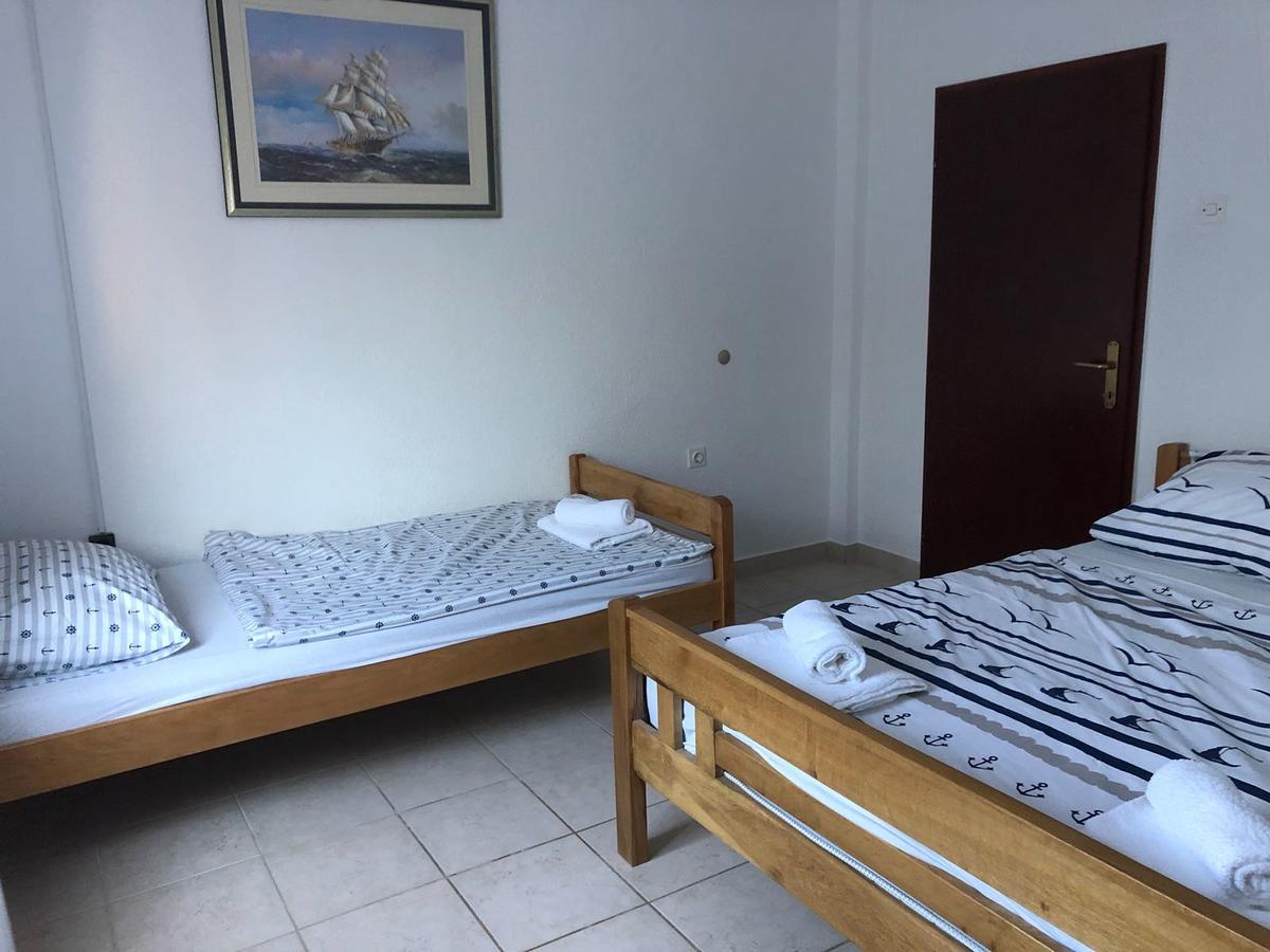 Apartmani Zvijezda ロゴズニッツァ エクステリア 写真