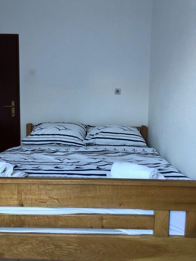 Apartmani Zvijezda ロゴズニッツァ エクステリア 写真